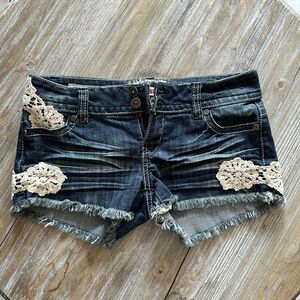Hot Kiss Shorts size 3